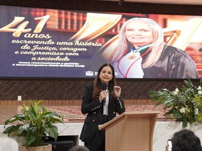 Notícia destaque: Gisela Cardoso participa de homenagem à desembargadora Maria Erotides Kneip