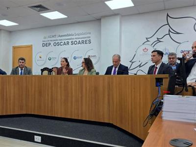 Notícia destaque: 1º Encontro de Direito Legislativo da OAB-MT reúne centenas de estudantes e advogados