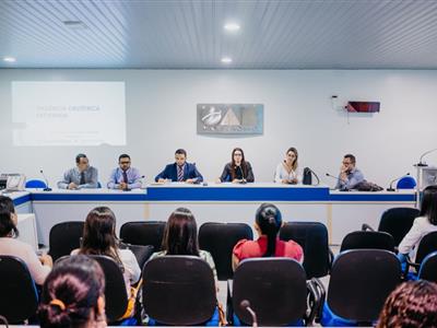 Foto da Notícia: Identificar e saber como agir quanto à violência obstétrica são focos de discussão na OAB-MT 